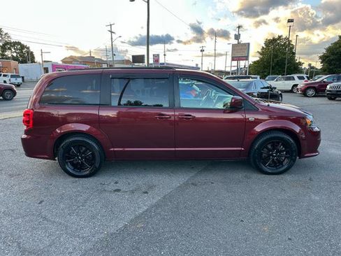 Used 2019 Dodge Grand Caravan SE FWD image 5