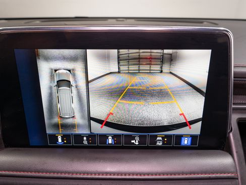 Used 2022 Chevrolet Suburban RST w/ Luxury Package AWD/4WD image 20