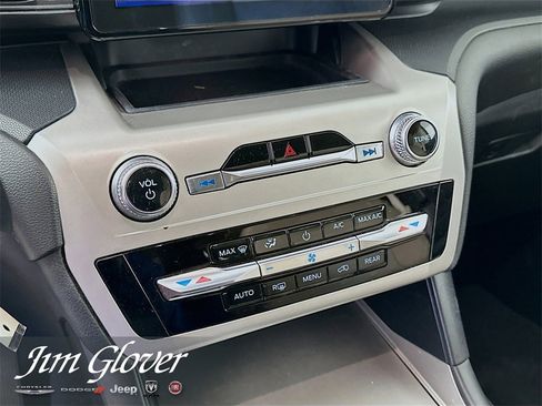 Used 2022 Ford Explorer Base image 36