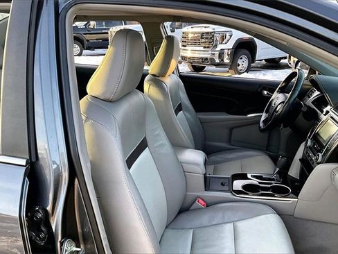 Used 2013 Toyota Camry XLE image 29
