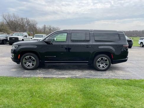 Used 2023 Jeep Wagoneer L Series II image 4