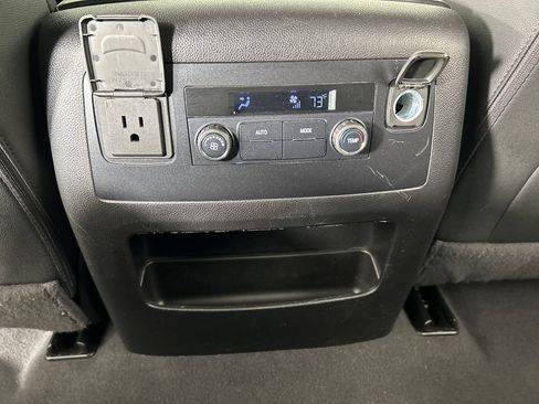 Used 2020 Chevrolet Suburban LT AWD/4WD image 19