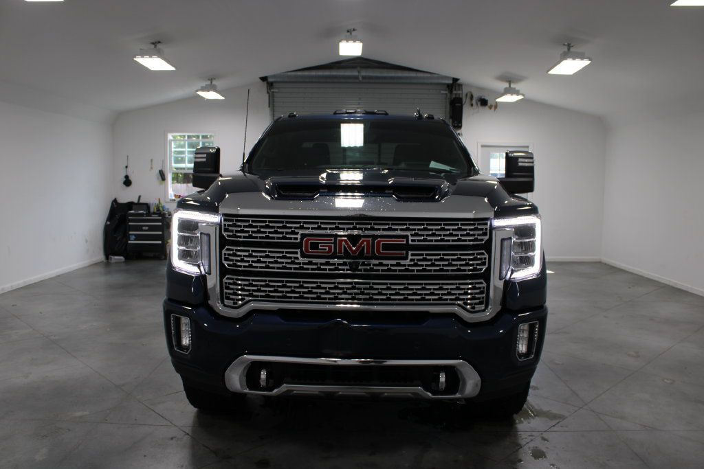 Used 2022 GMC Sierra 2500 Denali w/ Denali Ultimate Package AWD/4WD image 3