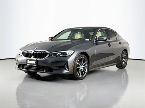 Used 2021 BMW 330i Sedan w/ Premium Package image 3
