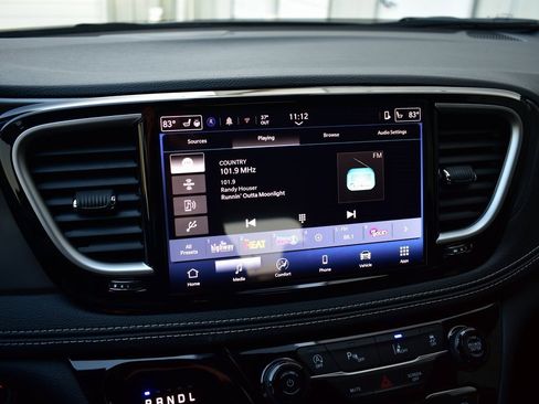 New 2026 Chrysler Pacifica Select image 45