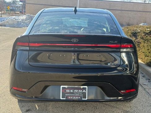 Used 2024 Toyota Prius XLE image 4