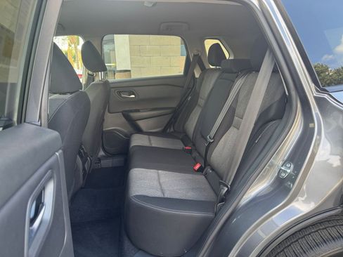 Used 2025 Nissan Rogue SV image 28