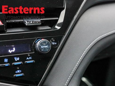 Used 2024 Toyota Camry SE image 35