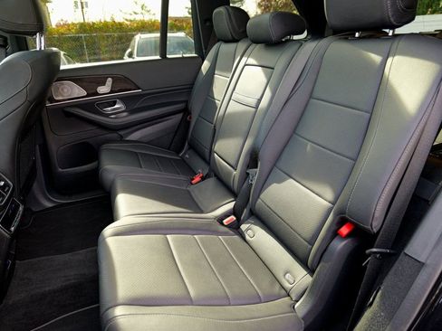 Used 2025 Mercedes-Benz GLS 450 4MATIC image 25