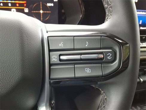 Used 2024 Chevrolet Colorado ZR2 w/ Technology Package image 22