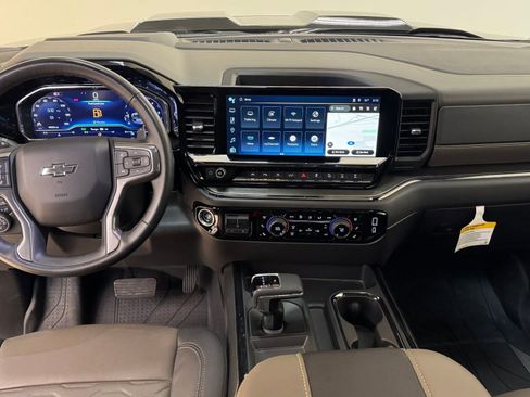 Used 2025 Chevrolet Silverado 1500 ZR2 w/ Technology Package image 15