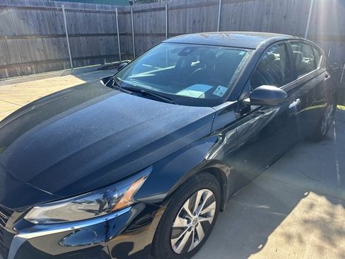 Used 2024 Nissan Altima 2.5 S image 1