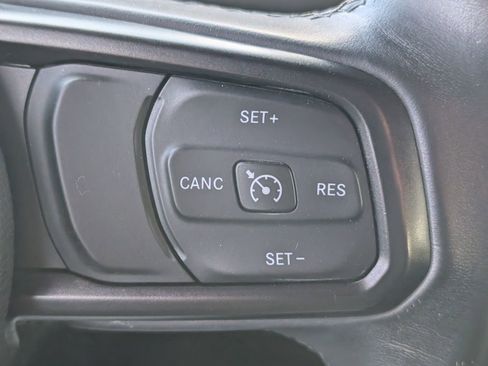 Used 2018 Jeep Wrangler Unlimited Sport S image 14