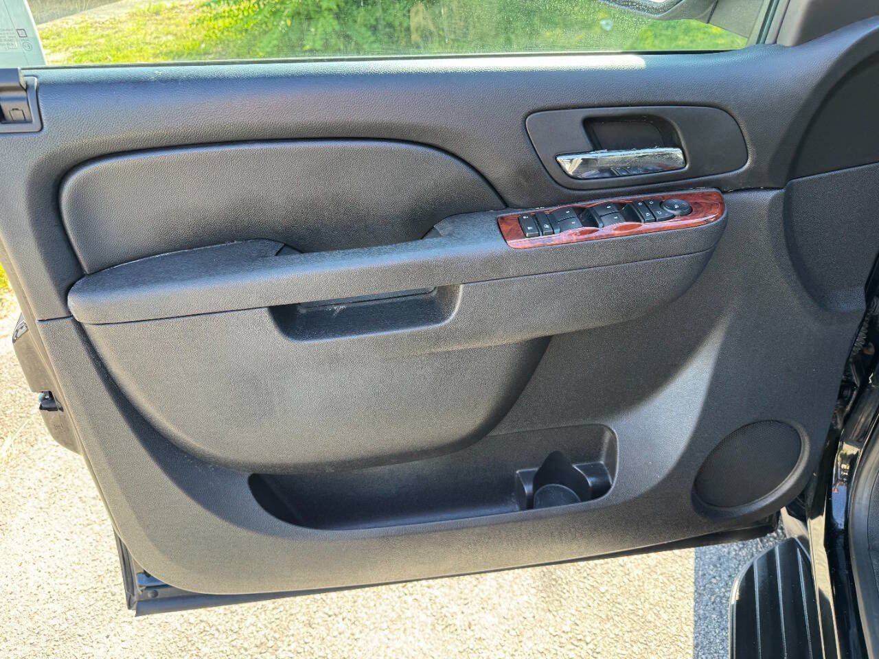 Used 2011 Chevrolet Avalanche LT w/ Regional Value Package RWD image 35