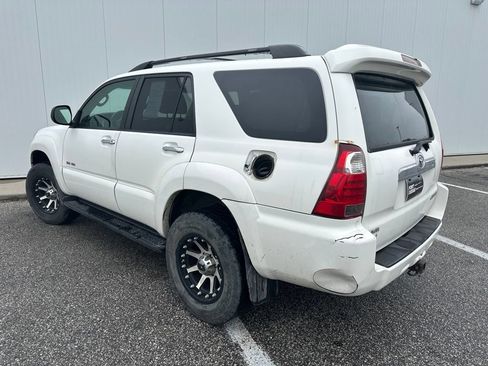 Used 2007 Toyota 4Runner SR5 AWD/4WD image 5