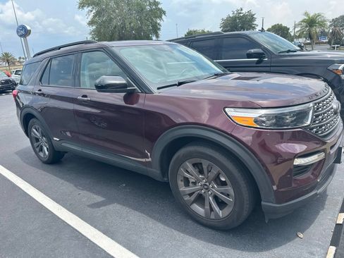 Used 2022 Ford Explorer XLT w/ Equipment Group 202A RWD image 4