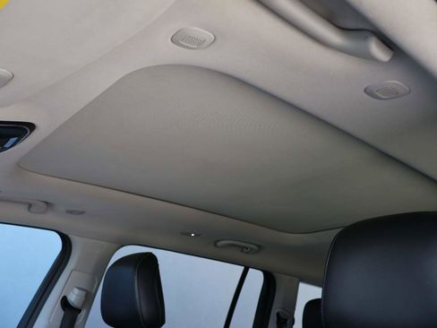 Used 2022 Jeep Grand Cherokee L Limited AWD/4WD image 10