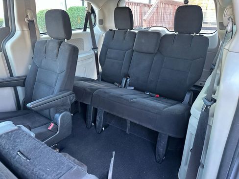 Used 2014 Dodge Grand Caravan American Value Package image 19