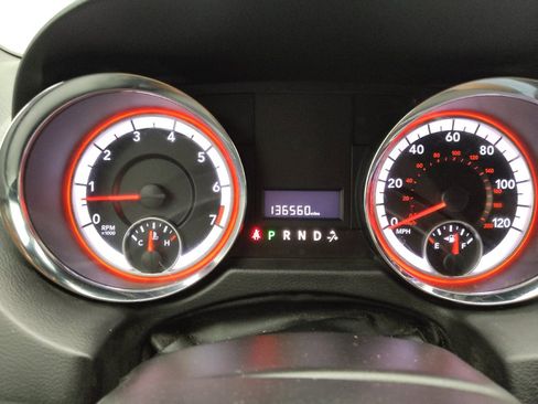 Used 2019 Dodge Grand Caravan SXT FWD image 23