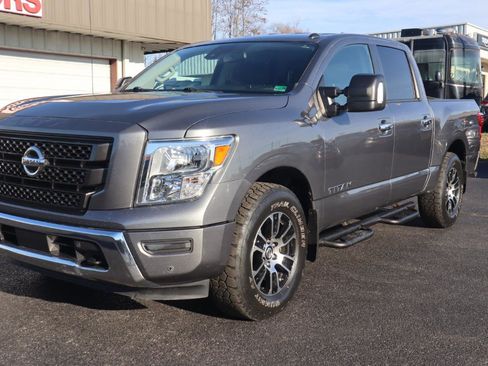 Used 2021 Nissan Titan SV w/ SV Convenience Package image 20