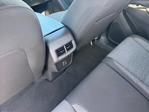 Used 2024 Chevrolet Equinox LT AWD/4WD image 16