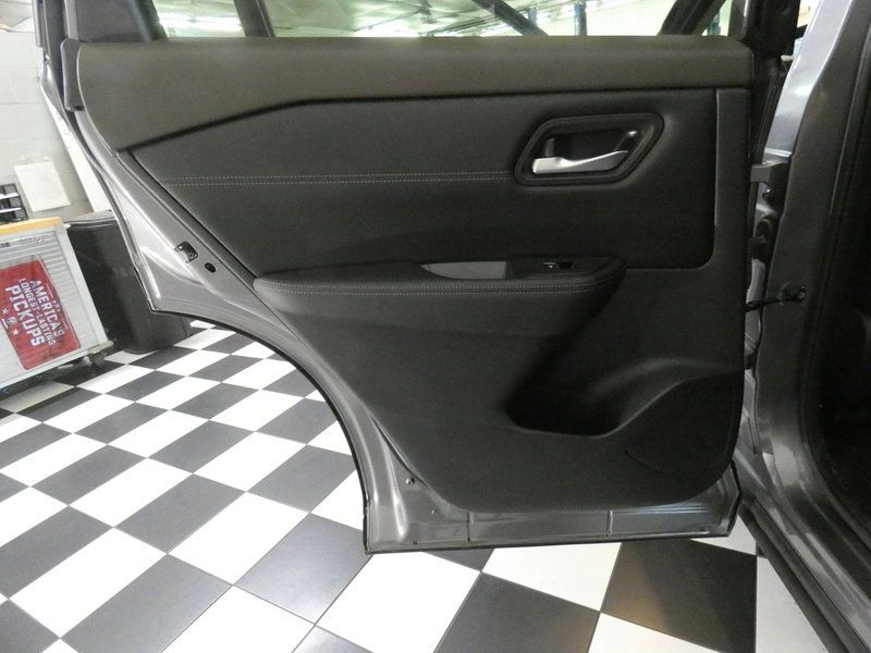 Used 2023 Nissan Rogue SL FWD image 35