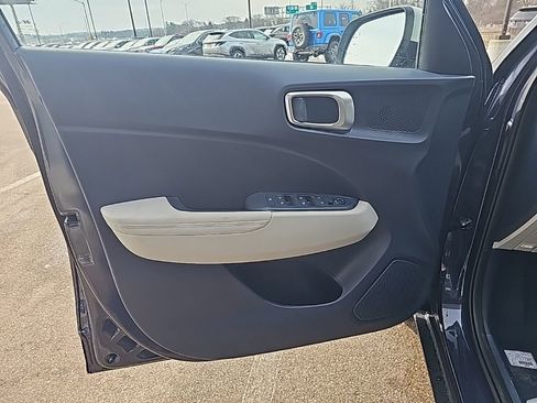 New 2026 Hyundai Venue SEL FWD image 10
