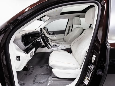 Certified 2024 Mercedes-Benz Maybach GLS 600 4MATIC image 8