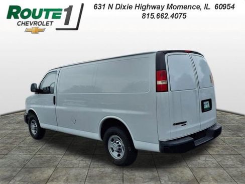 Used 2015 Chevrolet Express 2500 RWD image 4
