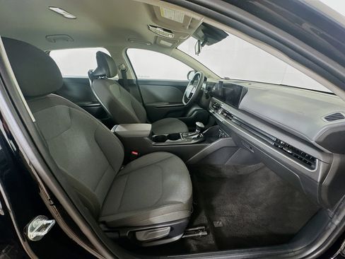 Used 2025 Kia K4 FWD image 29