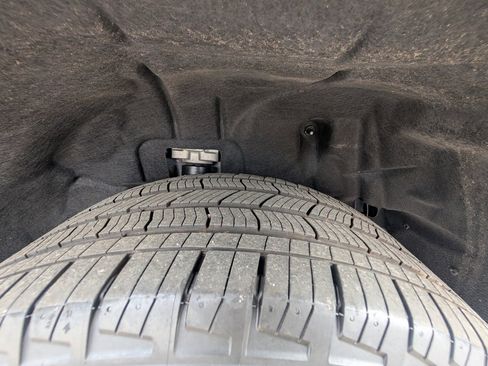 Used 2024 Jeep Grand Cherokee L Limited w/ Luxury Tech Group II image 25