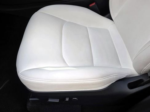 Used 2024 Tesla Model Y Performance AWD/4WD image 16