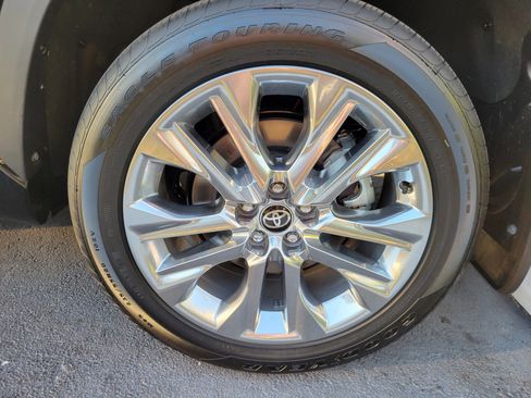 Used 2026 Toyota Highlander Limited image 14