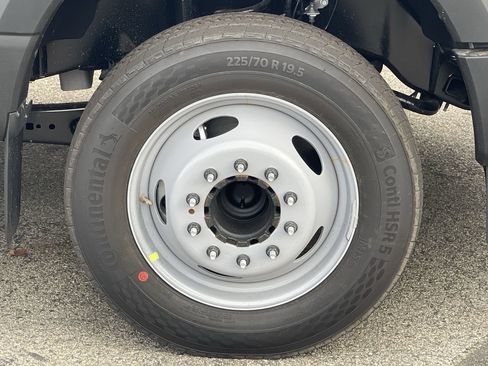 New 2026 Ford F450 XL w/ XL Chrome Package RWD image 8