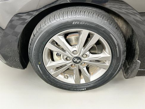 Used 2018 Hyundai Elantra SEL FWD image 11
