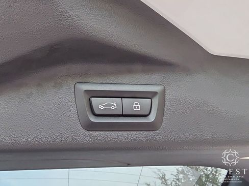 Used 2024 BMW X7 xDrive40i image 33