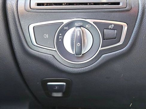 Used 2021 Mercedes-Benz GLC 300 image 9