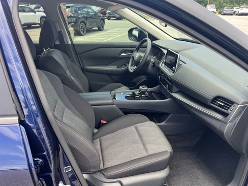 Certified 2026 Nissan Rogue SV FWD image 13