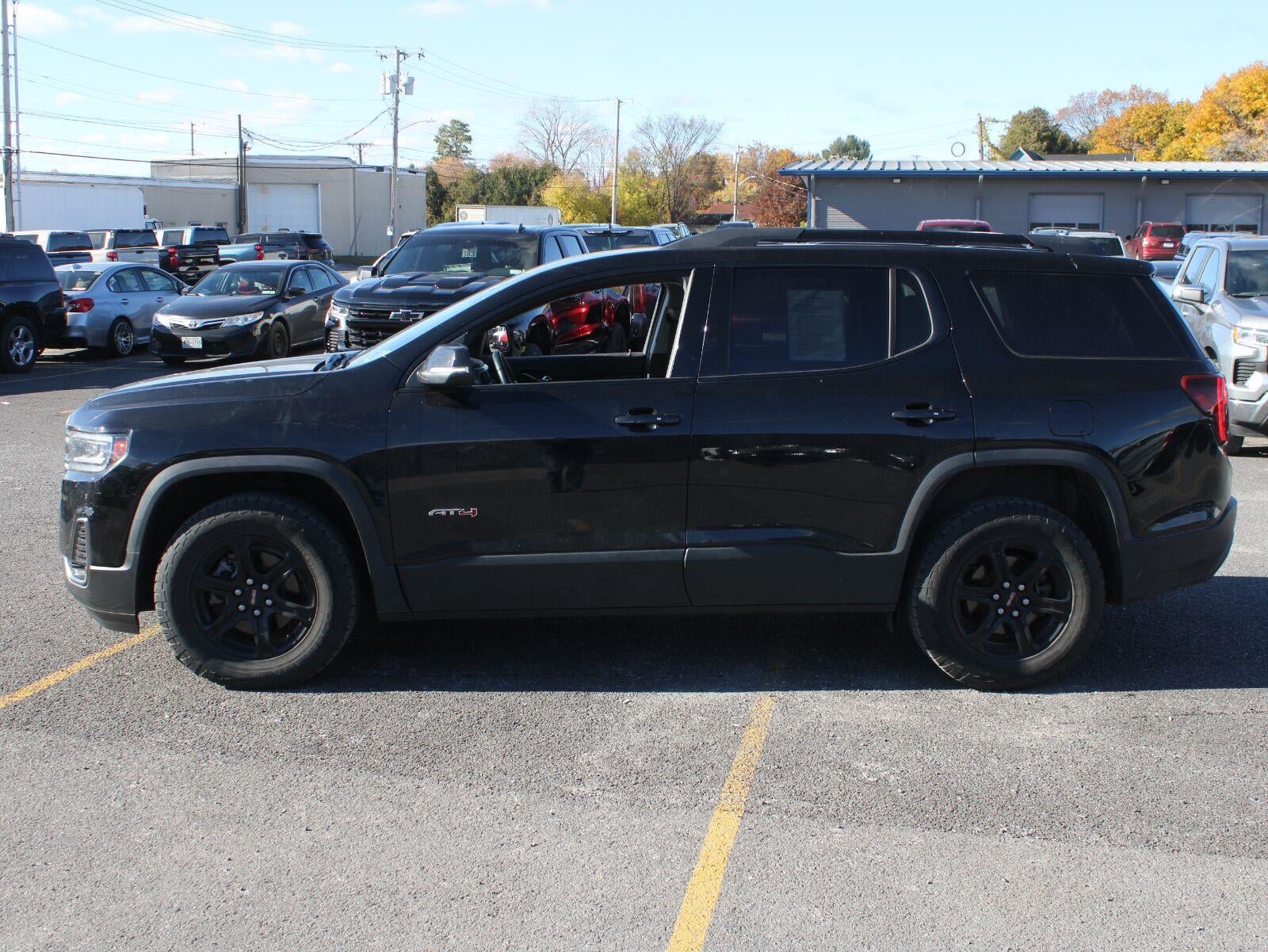 Used 2023 GMC Acadia AT4 w/ Preferred Package AWD/4WD image 5