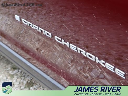 Used 2024 Jeep Grand Cherokee Limited AWD/4WD image 9