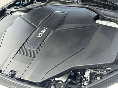 Certified 2025 BMW i7 xDrive60 image 17