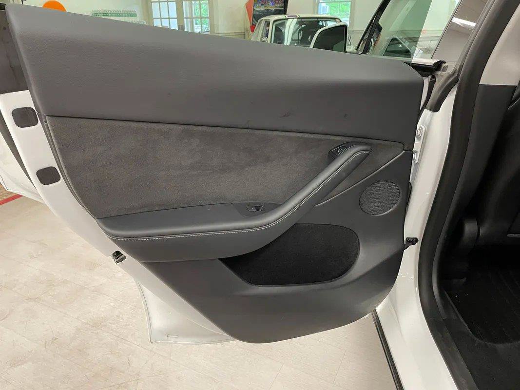Used 2023 Tesla Model Y AWD image 26