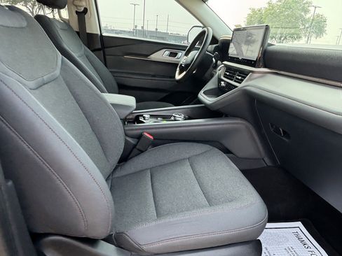 Certified 2025 Ford Explorer Active RWD image 26