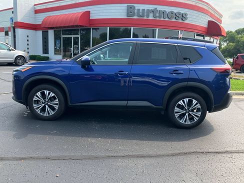 Used 2023 Nissan Rogue SV AWD/4WD image 3