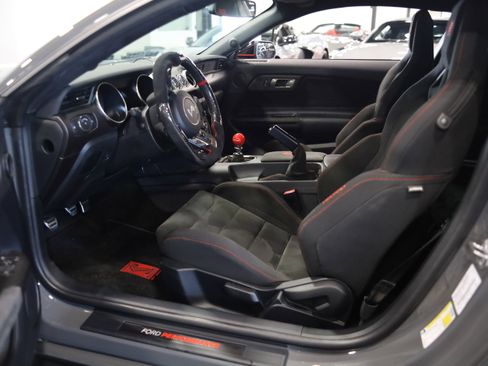 Used 2018 Ford Mustang Shelby GT350R w/ GT350R Equipment Group 920A RWD image 16