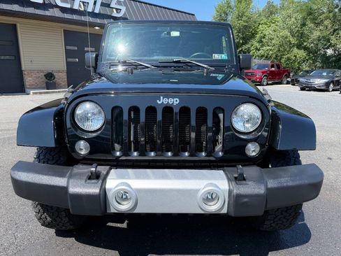 Used 2015 Jeep Wrangler Unlimited Sahara w/ Connectivity Group AWD/4WD image 2