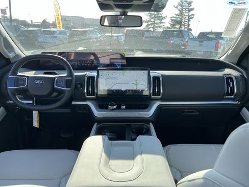 New 2026 Ford Expedition Platinum w/ Driver's Package image 23