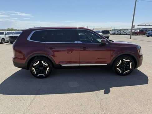 Used 2023 Kia Telluride EX image 9