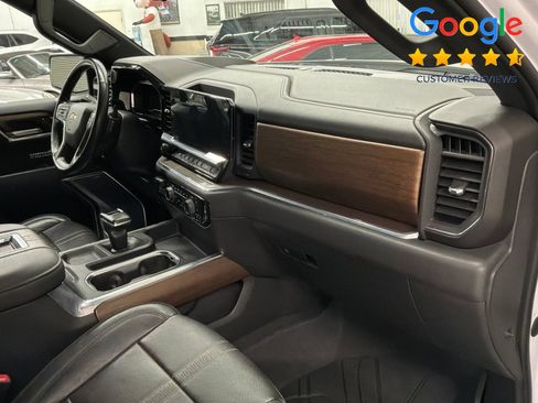 Used 2022 Chevrolet Silverado 1500 High Country w/ High Country Premium Package AWD/4WD image 17