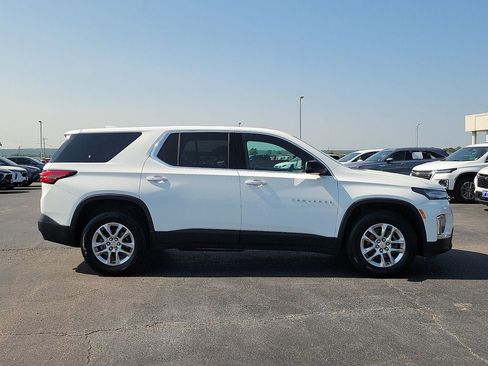 Used 2023 Chevrolet Traverse LS FWD image 6